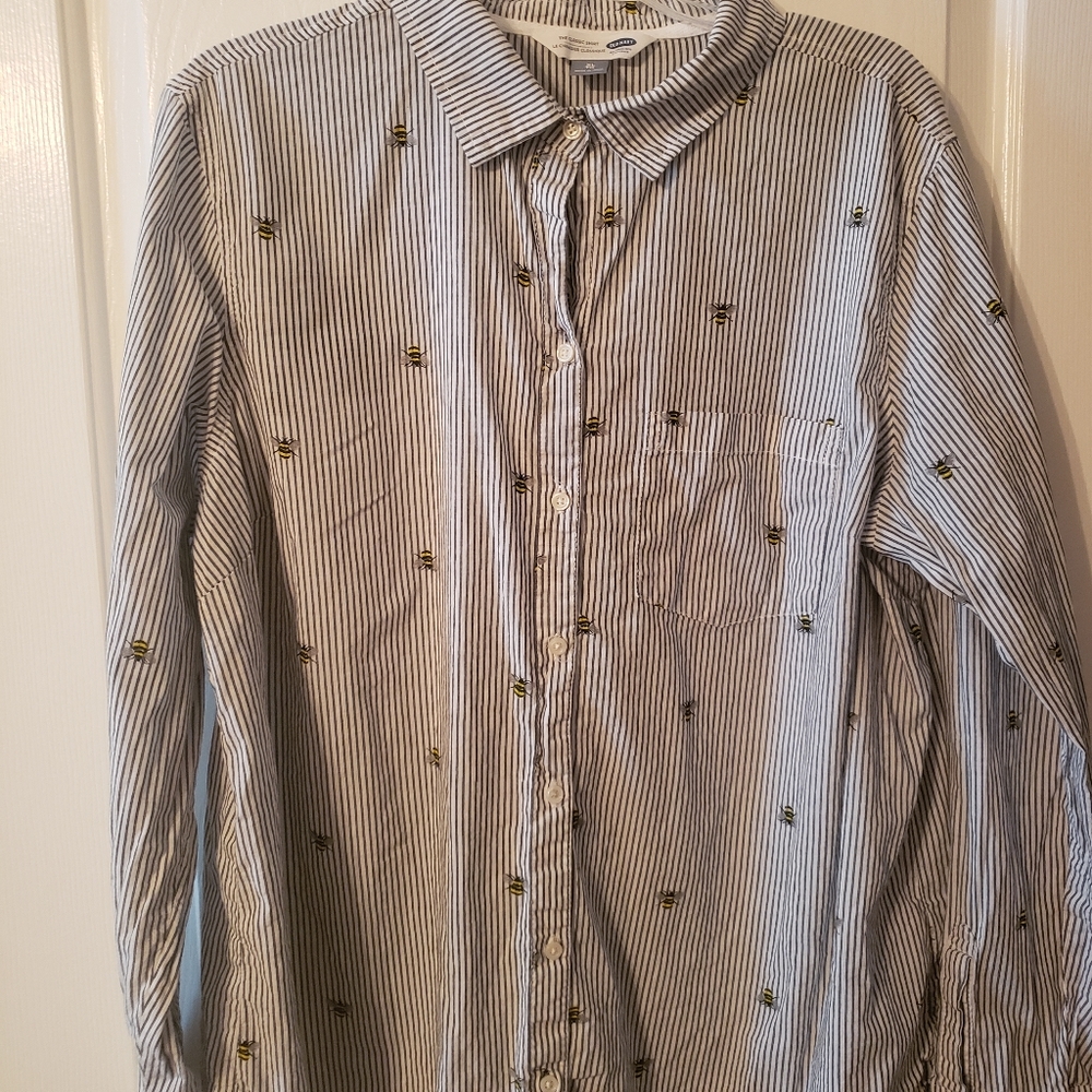 Old Navy Pinstriped Bee Print Button-Up